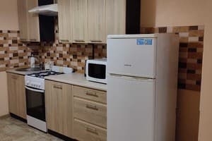 возле железнодорожного вокзала и областной больницы 3